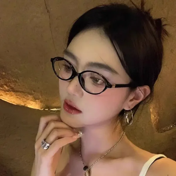 BLMUSA Retro Anti Blue Ray Photochromic Myopia Glasses Women Oval Small Frames Prescription Glasses Pop Classic Reading Glasses - Image 5